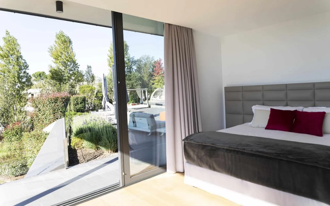 Luxurious Golf Villa La Vinya 5 Caldes de Malavella