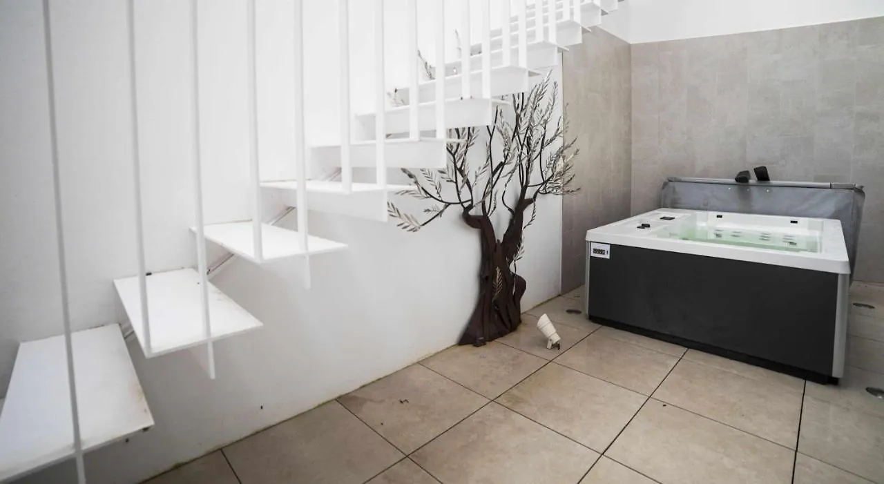 Luxurious Golf Villa La Vinya 5 Caldes de Malavella