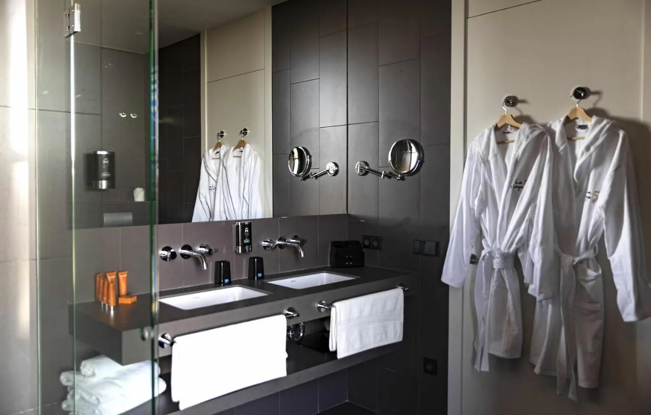Luxurious Golf Villa La Vinya 5 Caldes de Malavella